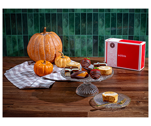 Free Pumpkin Cheesecake Giveaway for National Pumpkin Day | Edible Treats